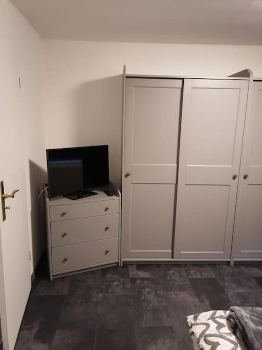 Schoene 80qm Fuer Bis Zu 4 Gaeste. Patti Apartment